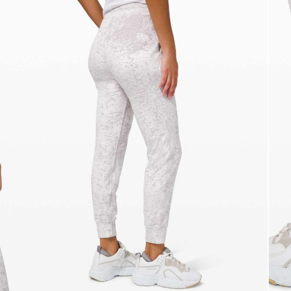 Lululemon Ready to Crush Jogger. Chrome (Light Grey, Silver). Velvet. 28". 12. - Picture 2 of 14